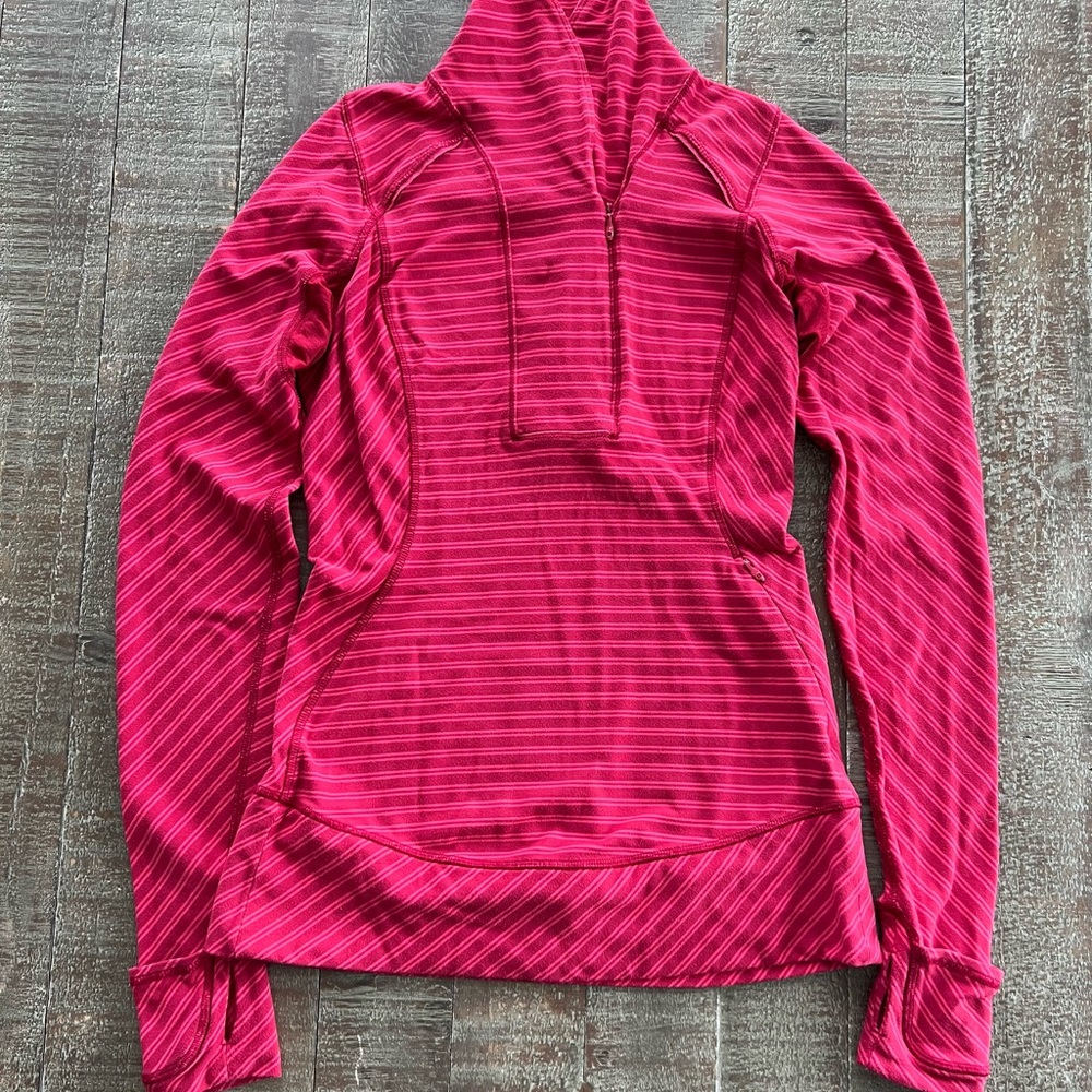 Lululemon Fitted Run Pullover in Rulu